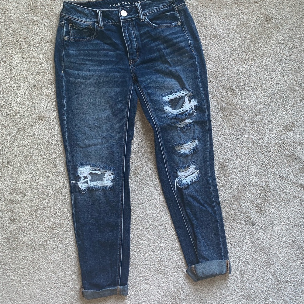 american eagle outfitters ripped tomgirl jeans